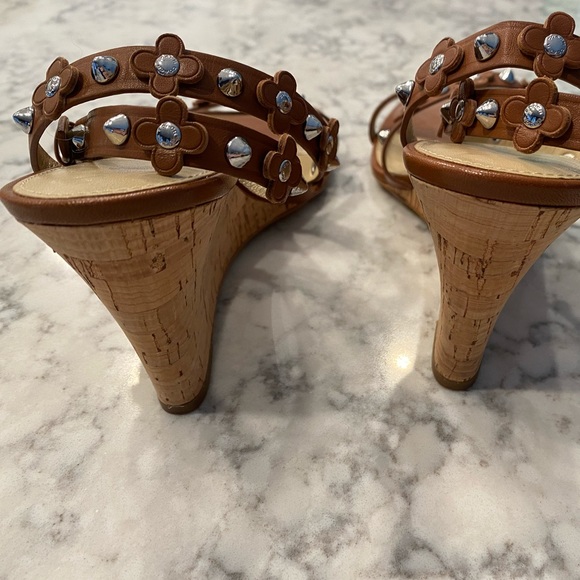 Coach Camel Strappy Floral Appliqué and Silver Stud Cork Wedges 8.5 EUC - Picture 4 of 8